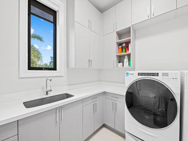 301 NE 23RD Avenue, Fort Lauderdale, FL 33305
