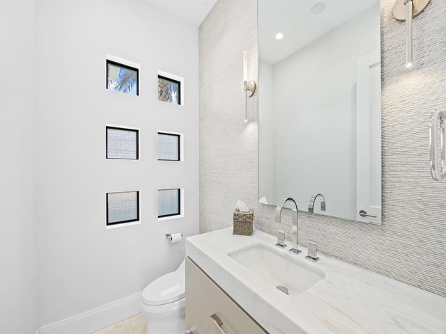 301 NE 23RD Avenue, Fort Lauderdale, FL 33305
