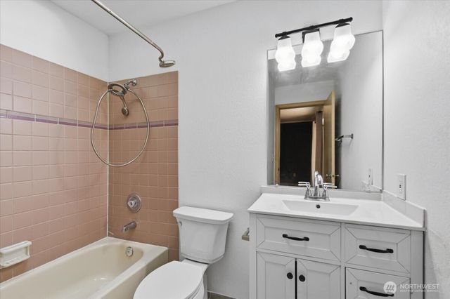 14016 SE 156th Court, Renton, WA 98058