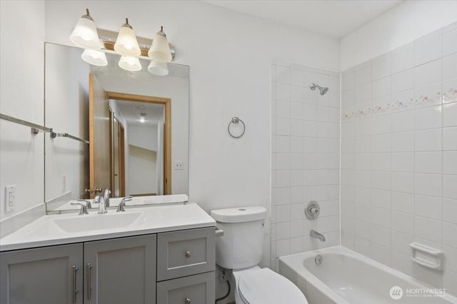 14016 SE 156th Court, Renton, WA 98058