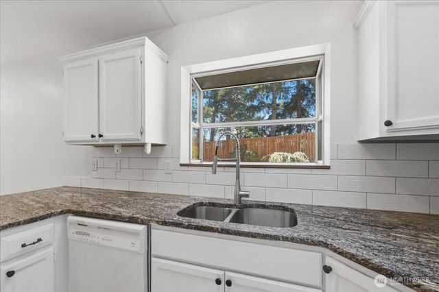 14016 SE 156th Court, Renton, WA 98058
