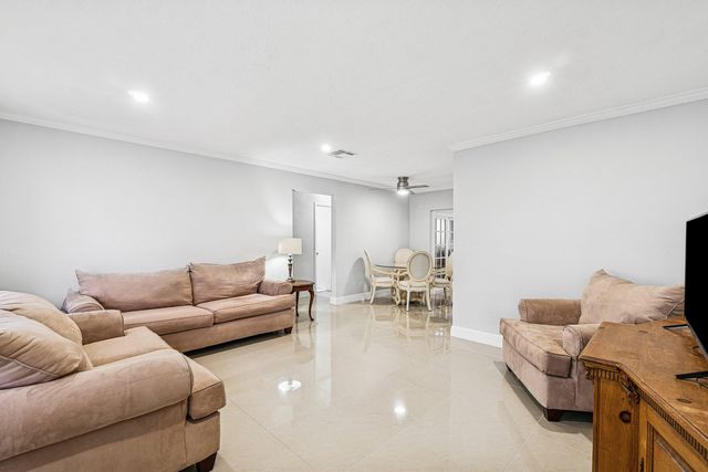 904 SW 5th Avenue, Boynton Beach, FL 33426