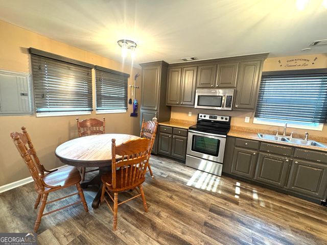 5609 Oconee Street, Lula, GA 30554