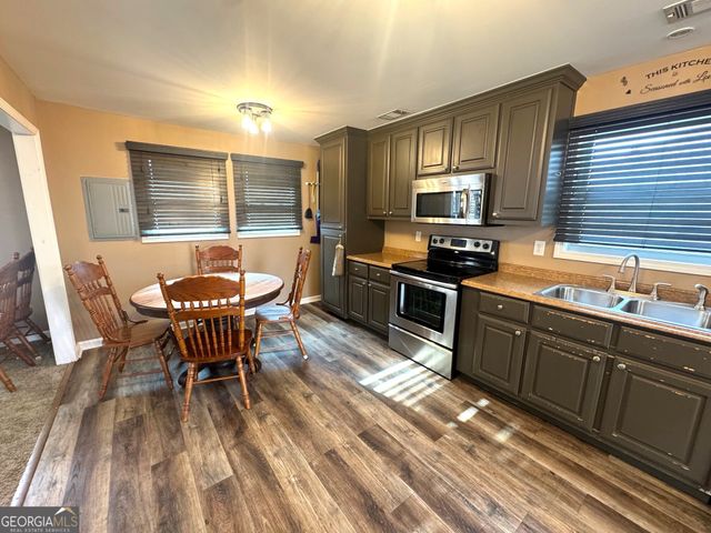 5609 Oconee Street, Lula, GA 30554