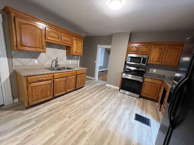 3217 Thompson Avenue, Kansas City, MO 64124