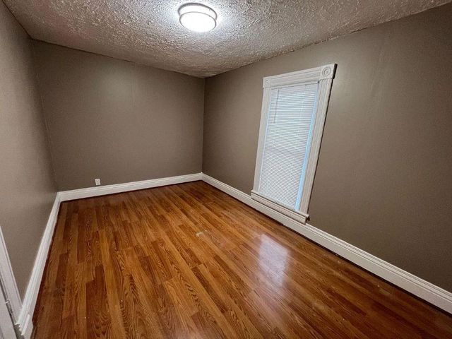 3217 Thompson Avenue, Kansas City, MO 64124