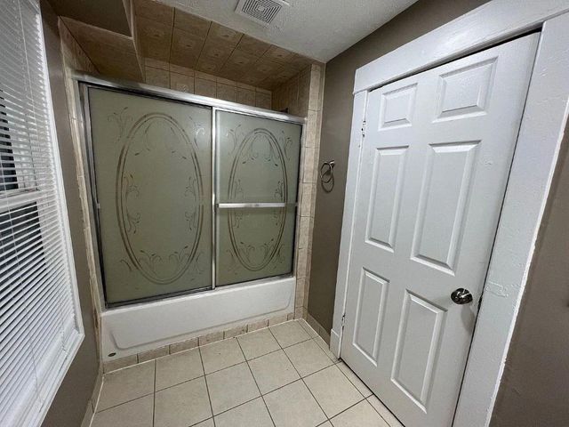 3217 Thompson Avenue, Kansas City, MO 64124
