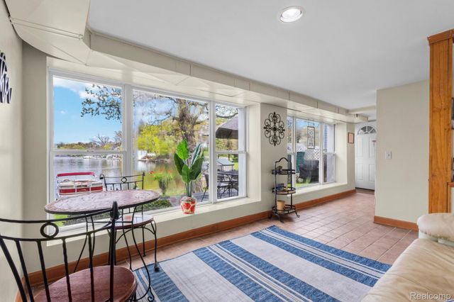 567 Bellevue Avenue, Lake Orion Village, MI 48362