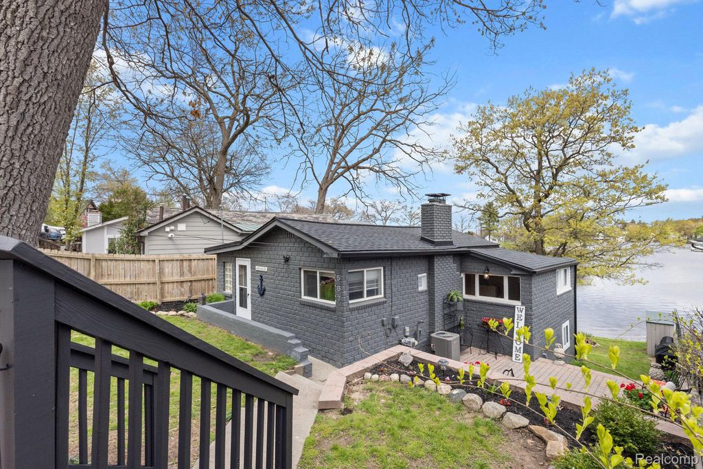 567 Bellevue Avenue, Lake Orion Village, MI 48362