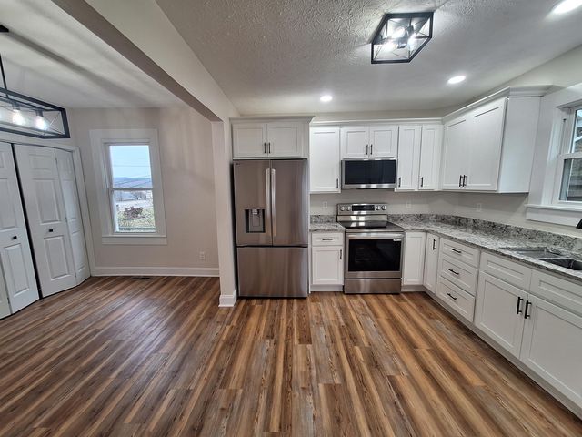 311 Kanawha Terrace, Saint Albans, WV 25177