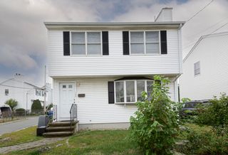 164 Grove St, Waltham, MA 02453
