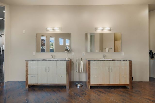 7816 Florence Avenue NE, Albuquerque, NM 87122