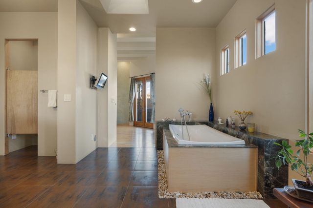 7816 Florence Avenue NE, Albuquerque, NM 87122