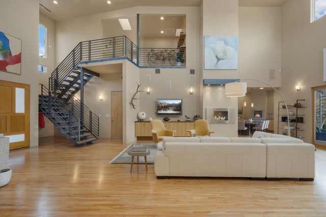 7816 Florence Avenue NE, Albuquerque, NM 87122