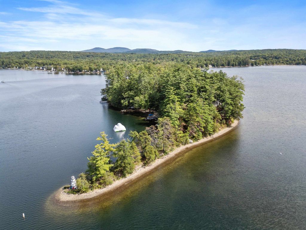 6 Mohawk Island, Belmont, NH 03220