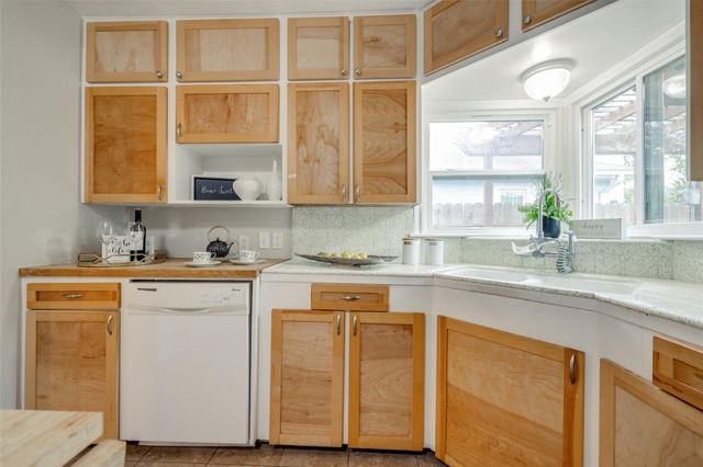 501 W 17th Street, Houston, TX 77008