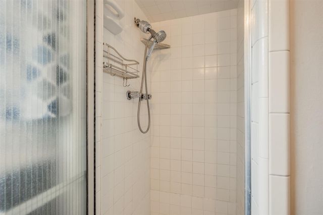 501 W 17th Street, Houston, TX 77008