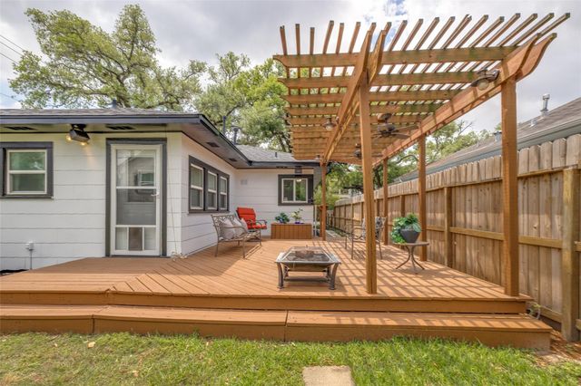 501 W 17th Street, Houston, TX 77008