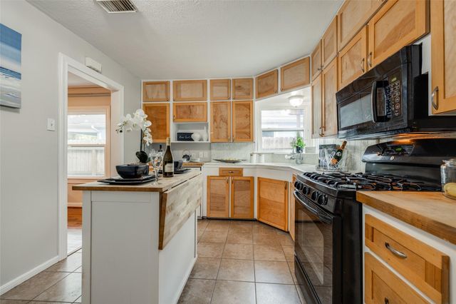501 W 17th Street, Houston, TX 77008