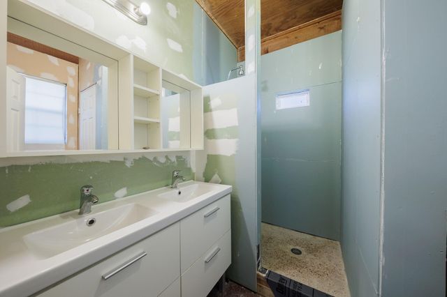 24909 Lake View DR, Spicewood, TX 78669