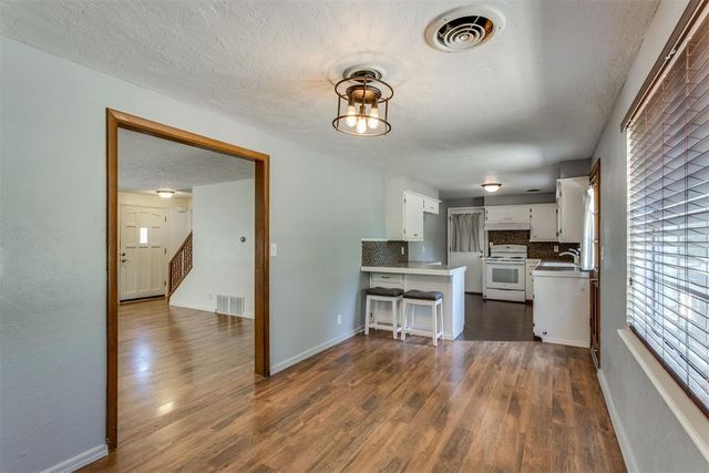 1533 Canterbury Street, Norman, OK 73069