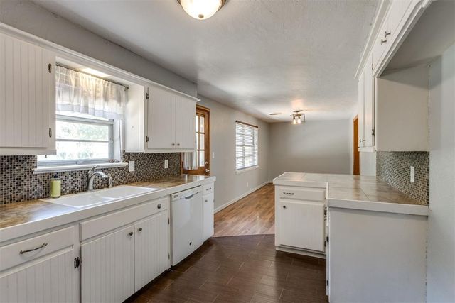 1533 Canterbury Street, Norman, OK 73069