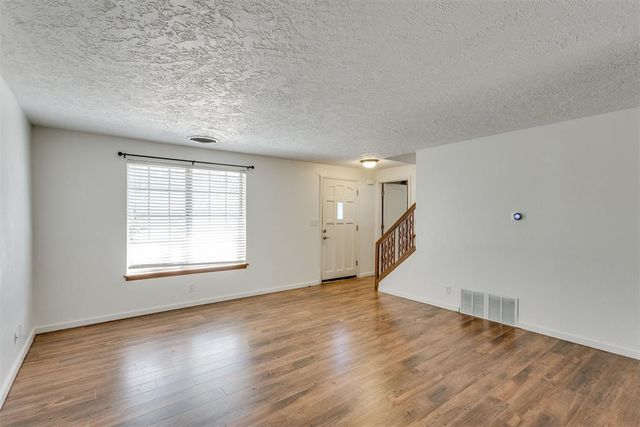 1533 Canterbury Street, Norman, OK 73069