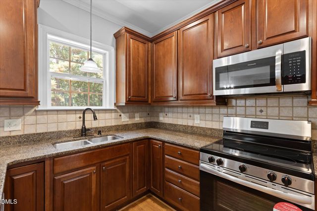 2509 Huntdale Trail, Zebulon, NC 27597