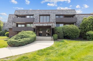 491 Timber Ridge Drive 104, Carol Stream, IL 60188