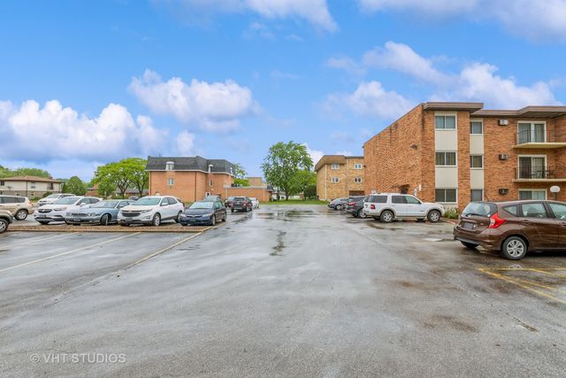 4137 W 97 Place 311, Oak Lawn, IL 60453