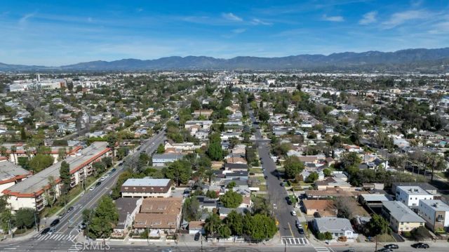 11667 Burbank, North Hollywood, CA 91601