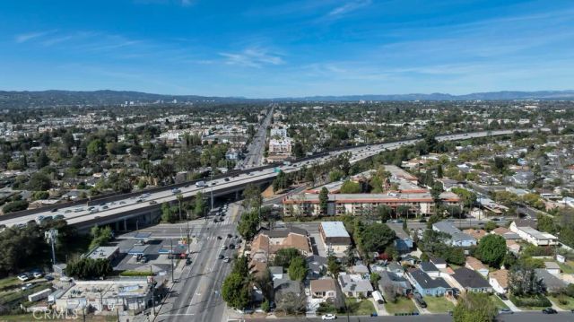 11667 Burbank, North Hollywood, CA 91601