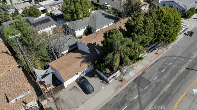 11667 Burbank, North Hollywood, CA 91601