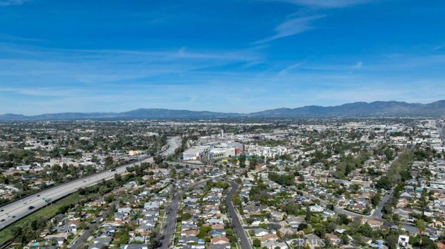 11667 Burbank, North Hollywood, CA 91601