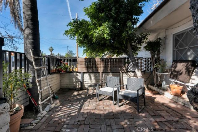 11667 Burbank, North Hollywood, CA 91601