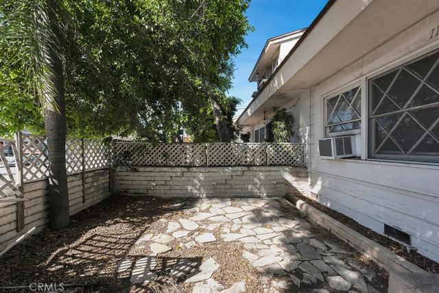 11667 Burbank, North Hollywood, CA 91601
