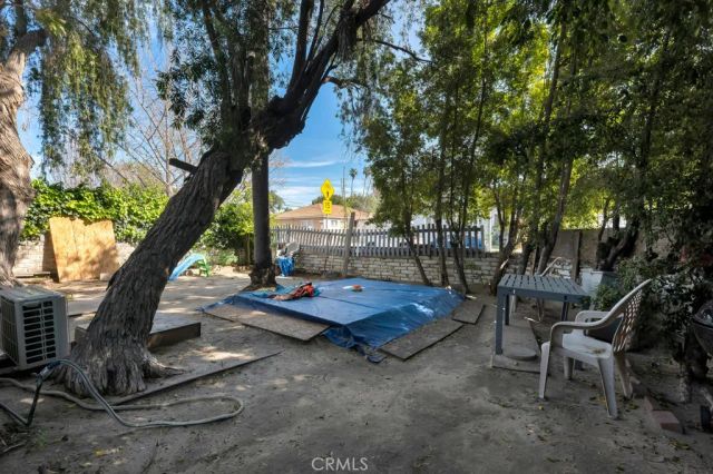 11667 Burbank, North Hollywood, CA 91601