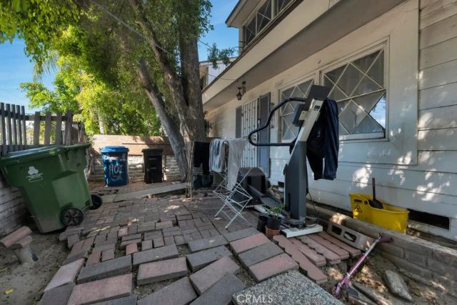 11667 Burbank, North Hollywood, CA 91601