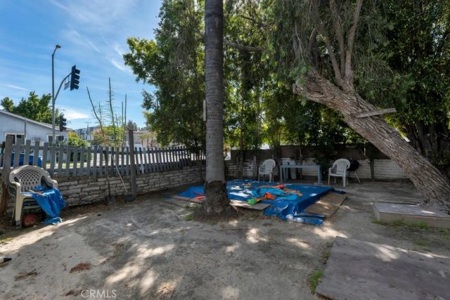 11667 Burbank, North Hollywood, CA 91601