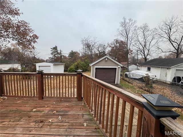 5730 Park Lane, St Louis, MO 63147