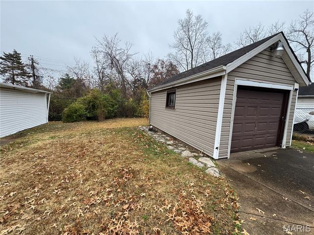 5730 Park Lane, St Louis, MO 63147