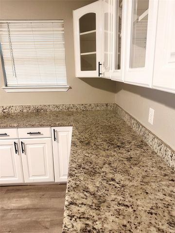 1822 Granada Street, Grand Prairie, TX 75051