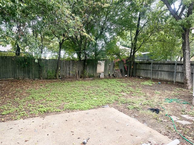 1822 Granada Street, Grand Prairie, TX 75051
