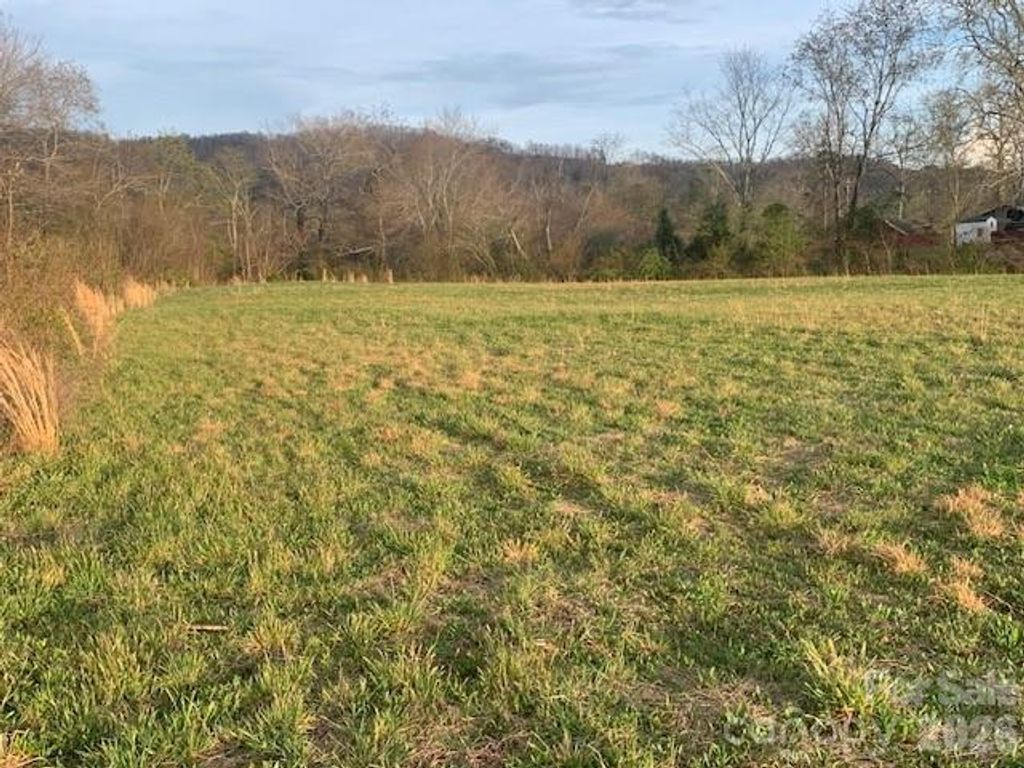 7.33AC COM CHIMNEY ROCK Highway 1,2,3, Edneyville, NC 28792