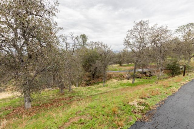 41508 Roaring River Court, Coarsegold, CA 93614