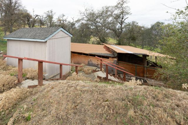 41508 Roaring River Court, Coarsegold, CA 93614