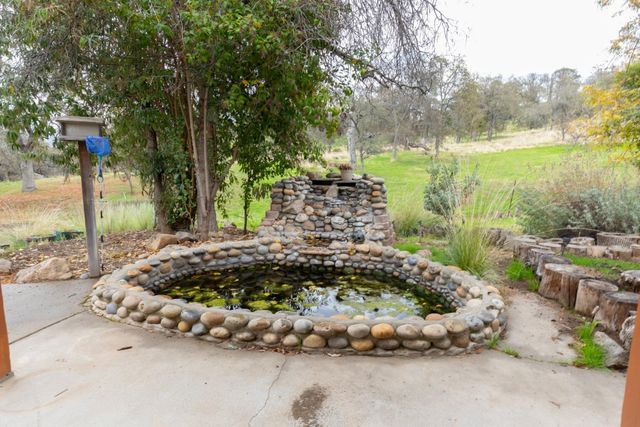 41508 Roaring River Court, Coarsegold, CA 93614
