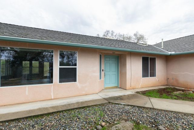 41508 Roaring River Court, Coarsegold, CA 93614