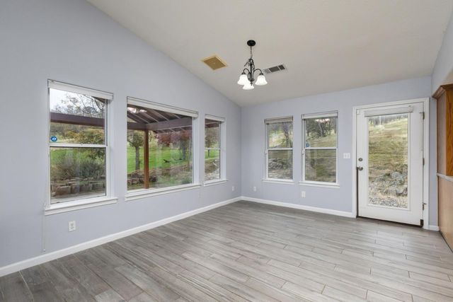 41508 Roaring River Court, Coarsegold, CA 93614