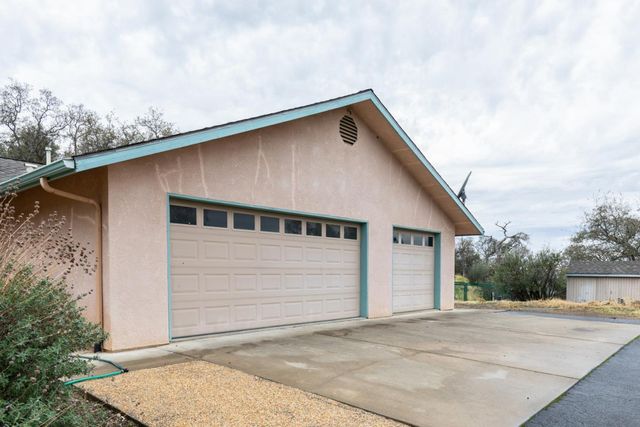 41508 Roaring River Court, Coarsegold, CA 93614